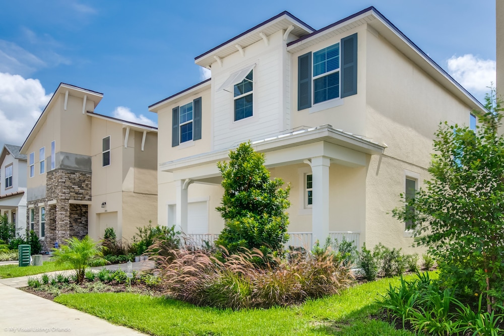 Beautiful 4 Bed With Pool & Spa - photo 28