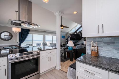 Just Beachy by Oak Island Accommodations - photo 14