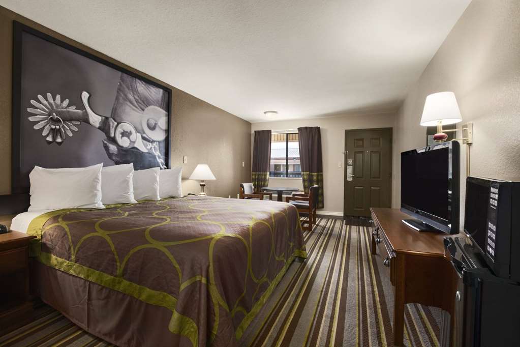 Super 8 by Wyndham Childress - photo 8