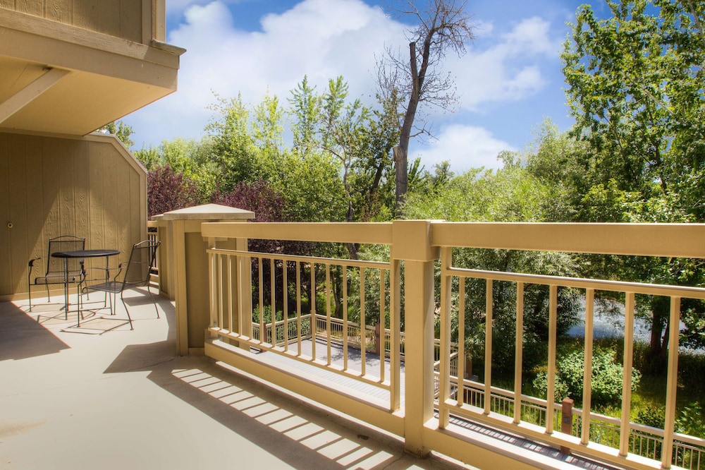 Hilton Garden Inn Boise Eagle - photo 46