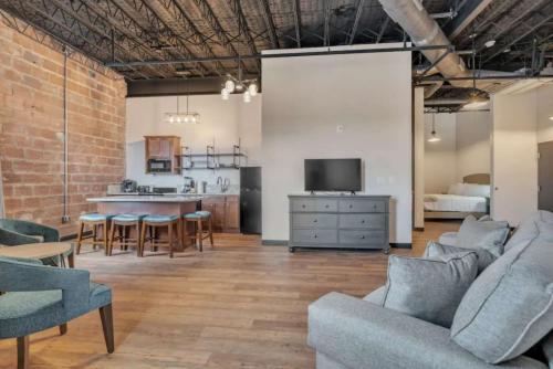 Sip Stay Play Loft Above a Brewery — 4-Star Luxury Hotel in Myrtle Beach, United States