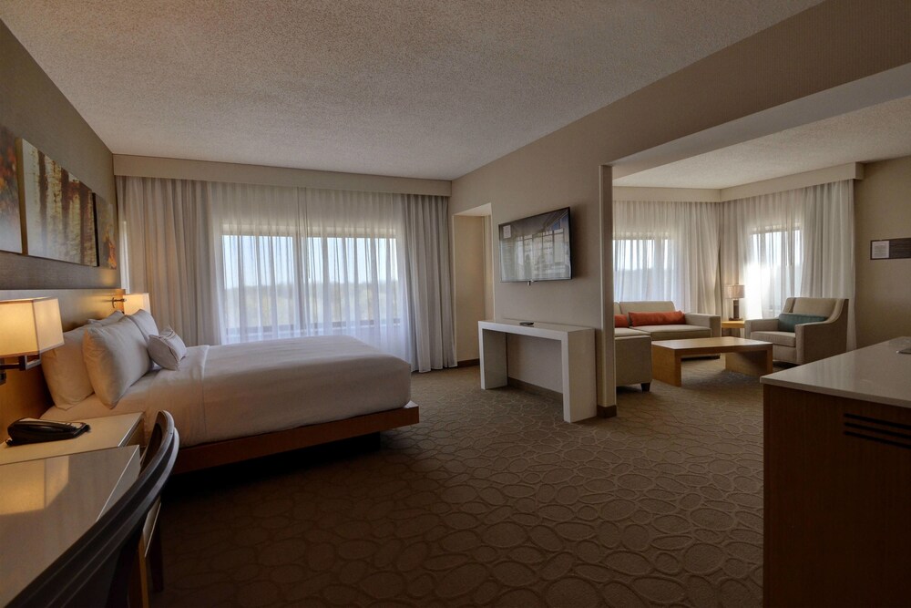 Renaissance Chicago Glenview Suites Hotel - photo 15