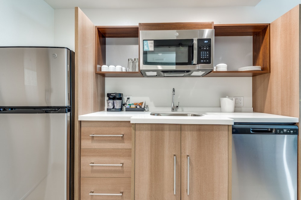 Home2 Suites Dallas Medical - photo 8