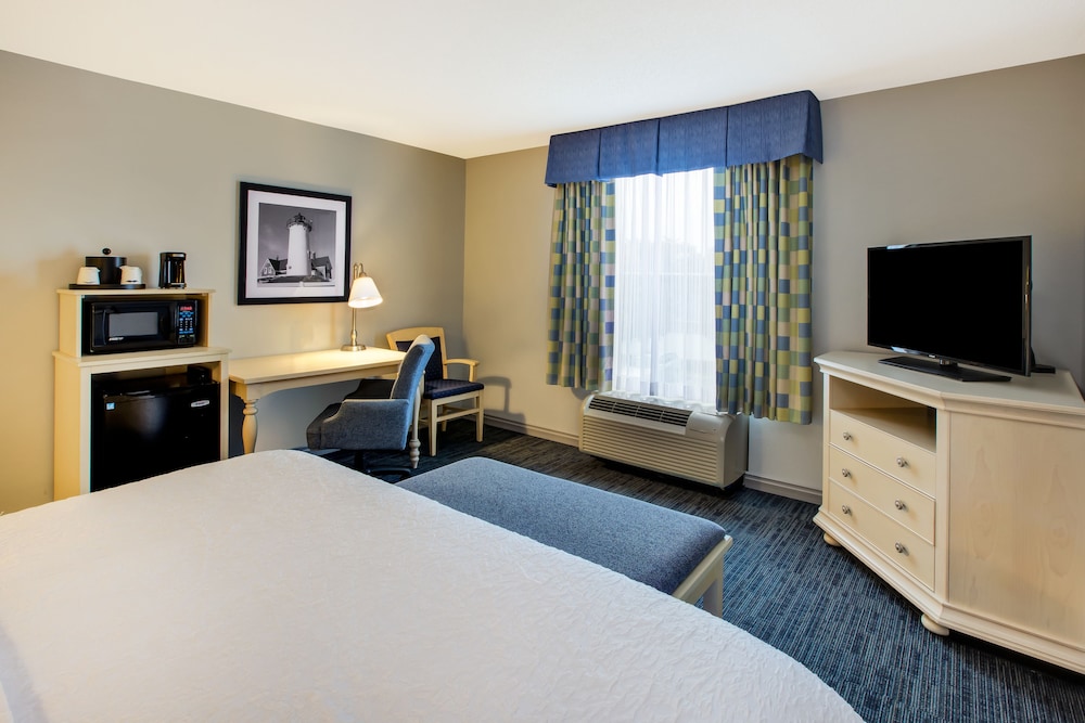 Hampton Inn & Suites Cape Cod West Yarmouth - photo 7