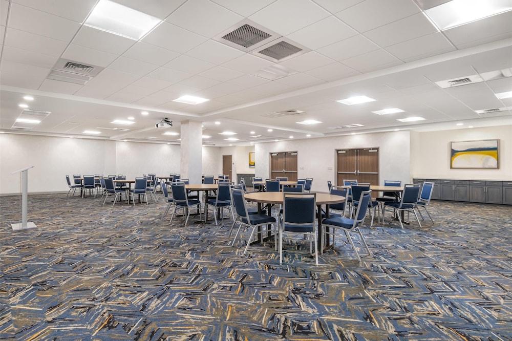 Hampton Inn Eufaula - photo 26