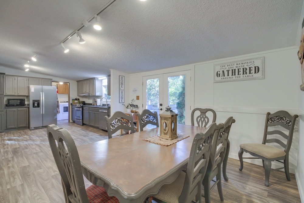 Spacious Home: 10 Miles to Wintergreen Resort — hotel in Nellysford