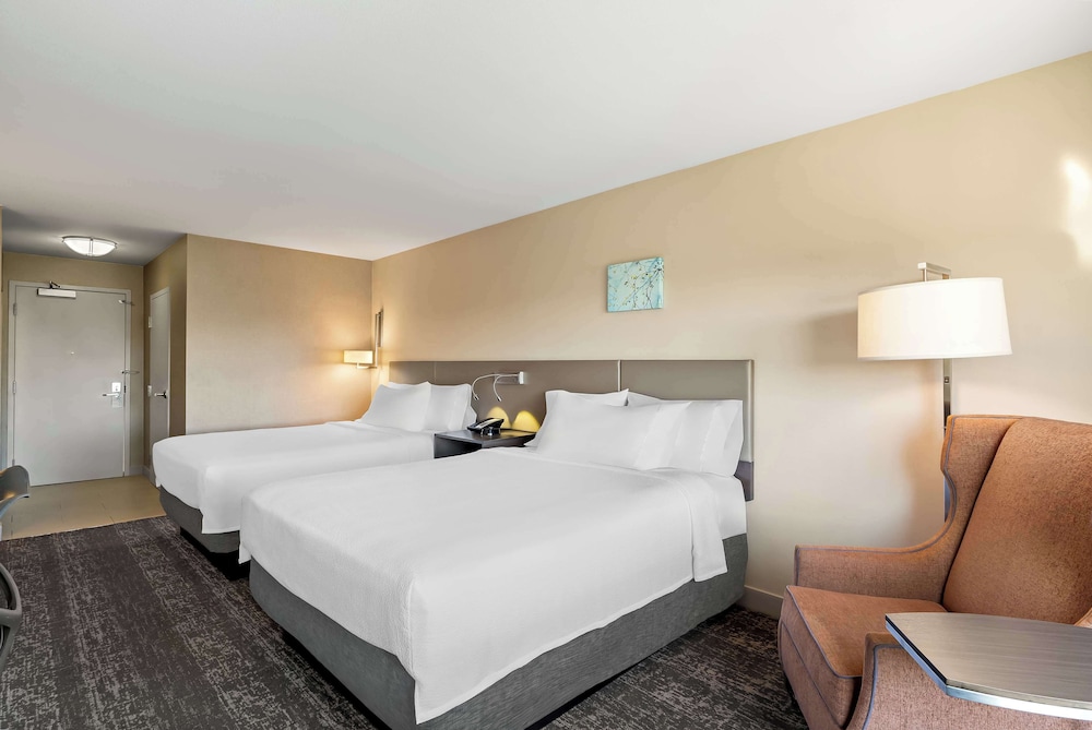 Hilton Garden Inn Fairfield - photo 19