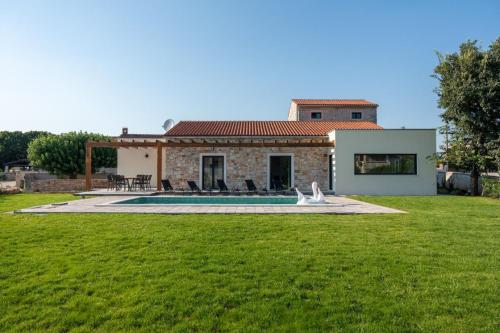 Villa Veduta — 4-Star Luxury Hotel in Bale, Croatia