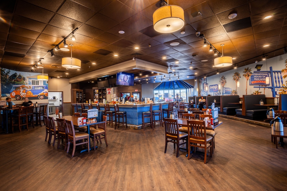 Holiday Inn Brookfield Milwaukee by IHG - photo 55