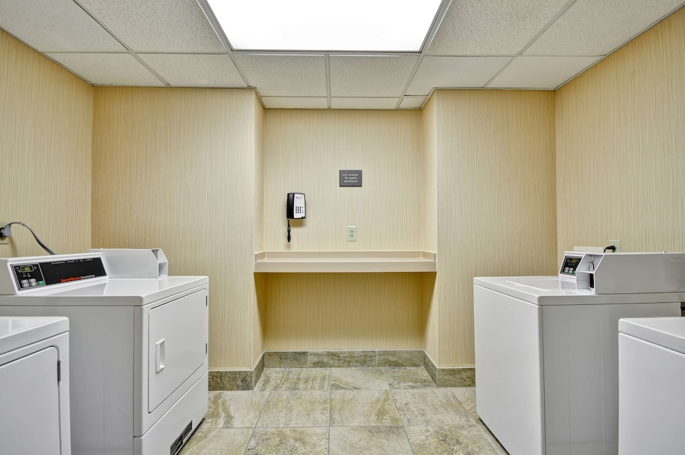 Hampton Inn & Suites Charleston Mt. Pleasant Isle Of Palms - photo 33