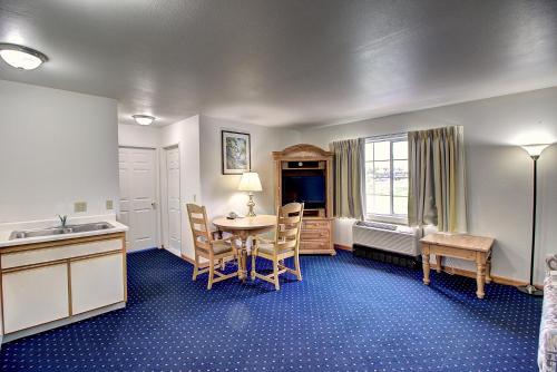 Days Inn by Wyndham Lolo Missoula Area - photo 17