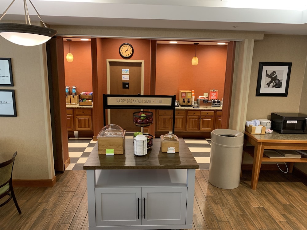 Hampton Inn Waterville - photo 41