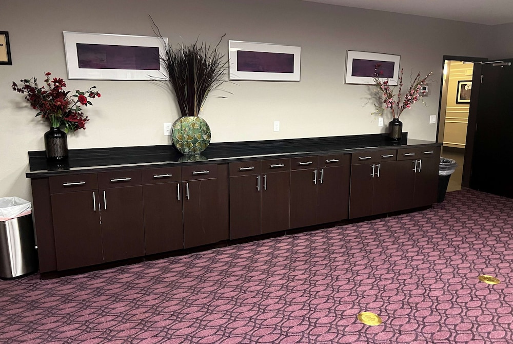 Baymont by Wyndham College Station - photo 40
