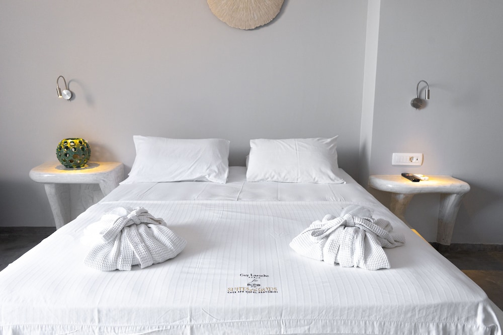 Demilmar Luxury Suites — 4-Star Luxury Hotel in Fira, Greece