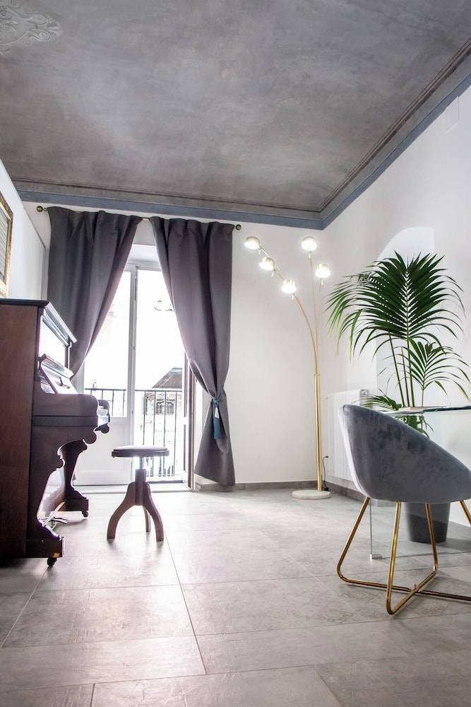 Casta Diva Luxury Apartments Self Check In — 4-Star Luxury Hotel in Palermo, Italy