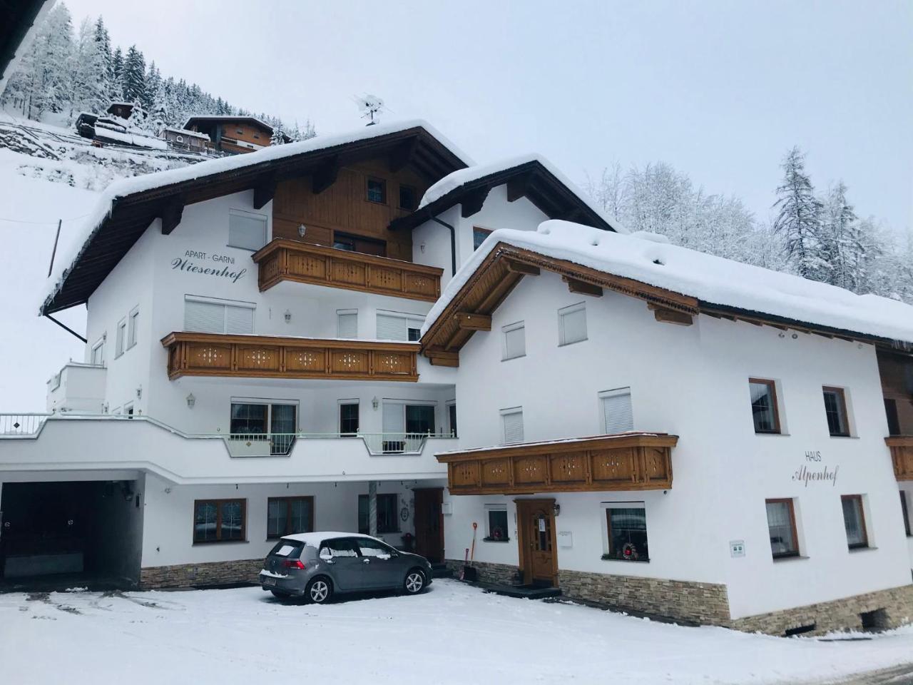 Apart Garni Wiesenhof — 4-Star Luxury Hotel in Kappl, Austria