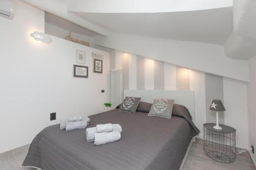 Just Urban Stays Impressive 1BR Penthouse in City Center Metro M2 M4 — 4-Star Luxury Hotel in Milan, Italy