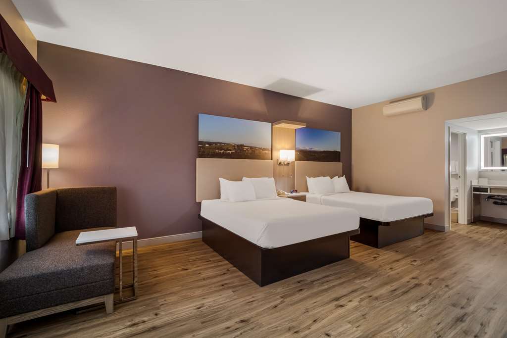 Best Western Diamond Bar Hotel & Suites - photo 24