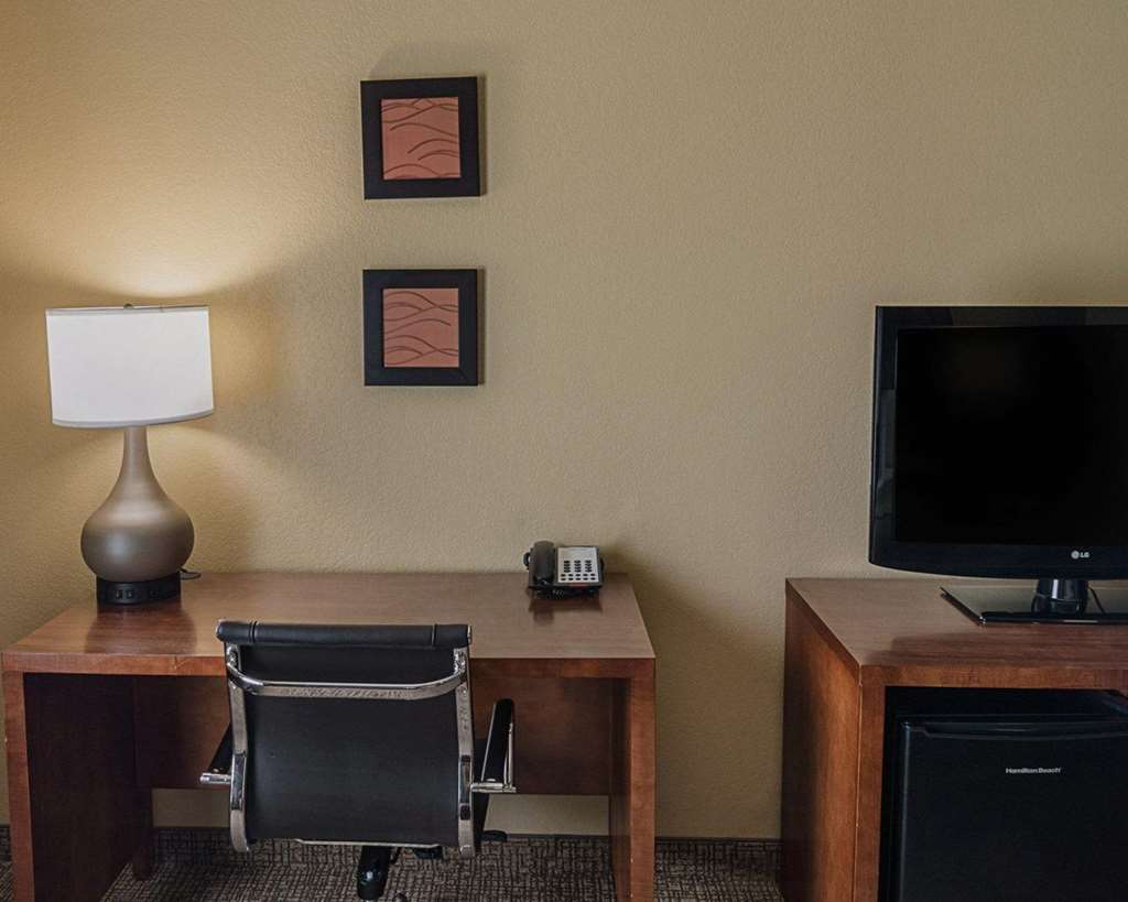 Comfort Inn Midland South I 20 - photo 13