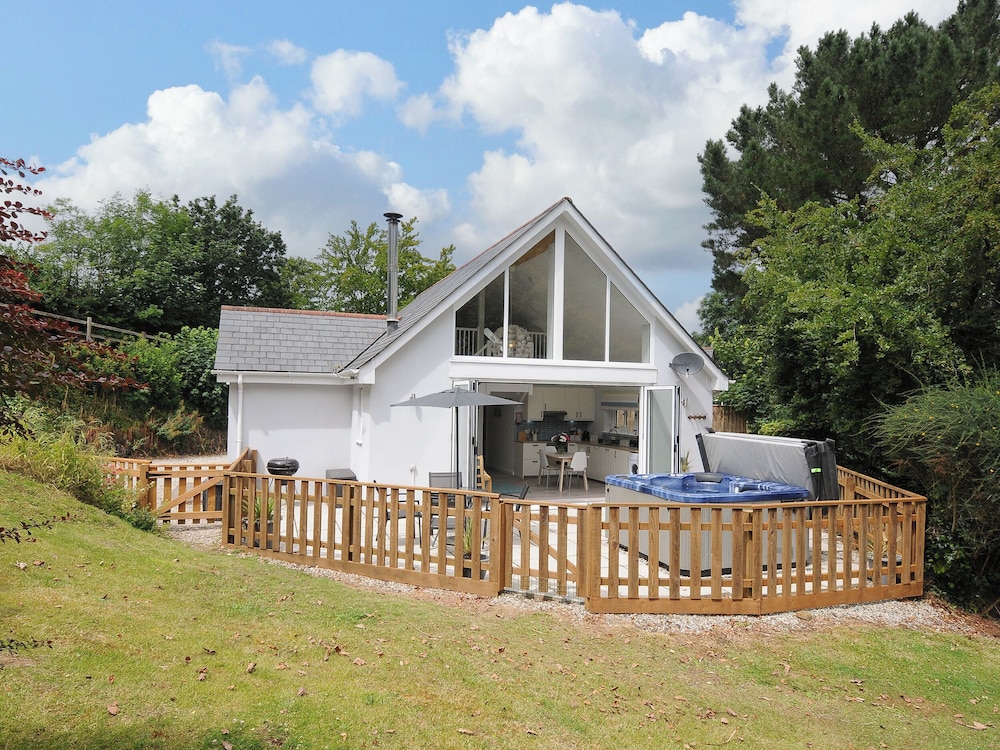 Otters Leap in Bideford, United Kingdom