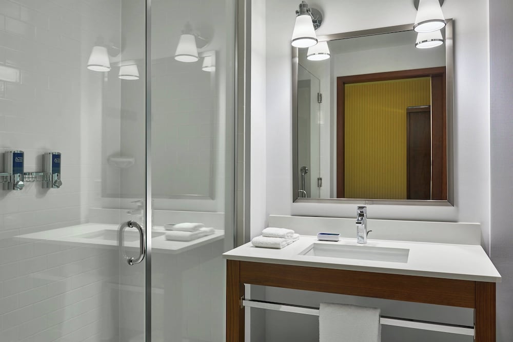 Four Points by Sheraton Fargo Medical Center - photo 20