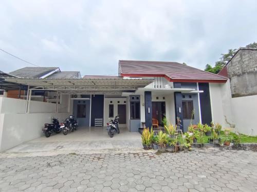 Griya Sukoharjo Homestay Jogja — 4-Star Luxury Hotel in Ngemplak, Indonesia