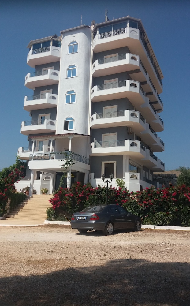 Hotel Boston - last minute hotel in Sarande