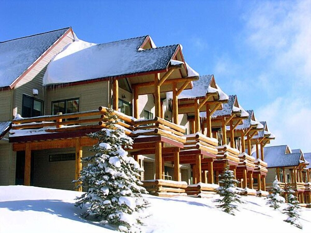 Saddle Ridge Townhomes Mid Mountain in Big Sky, United States