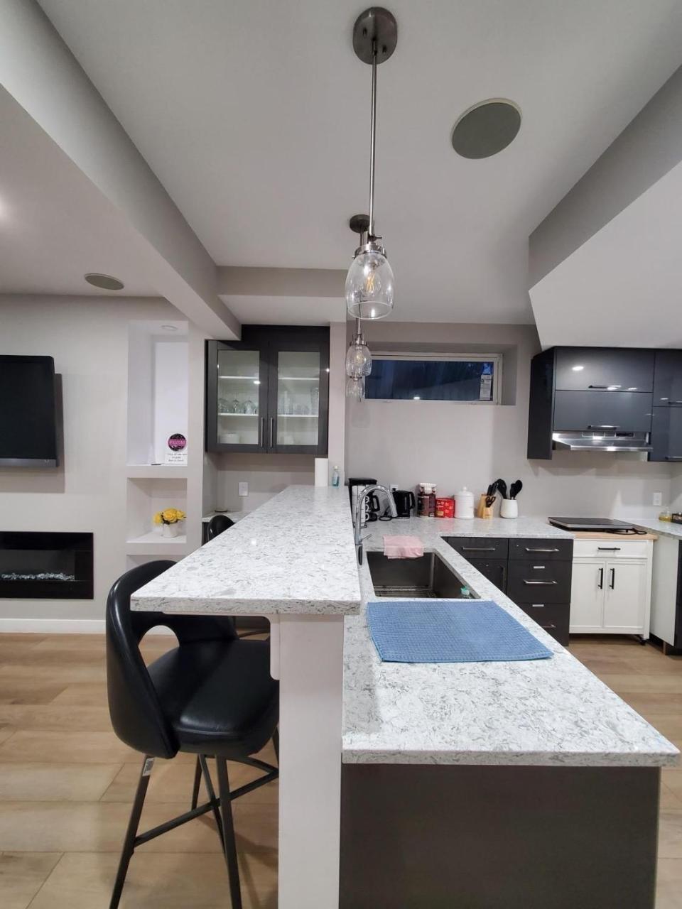 Private Entrance 2 Bed 1 Bath in Winnipeg, Canada