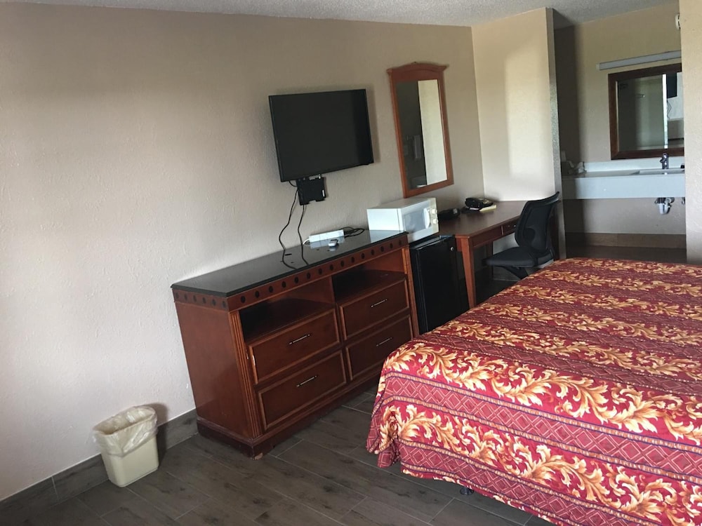 Chaparral Motel - photo 8