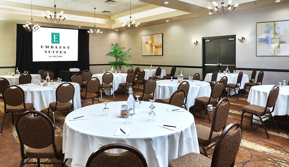 Embassy Suites by Hilton Phoenix Scottsdale - photo 67