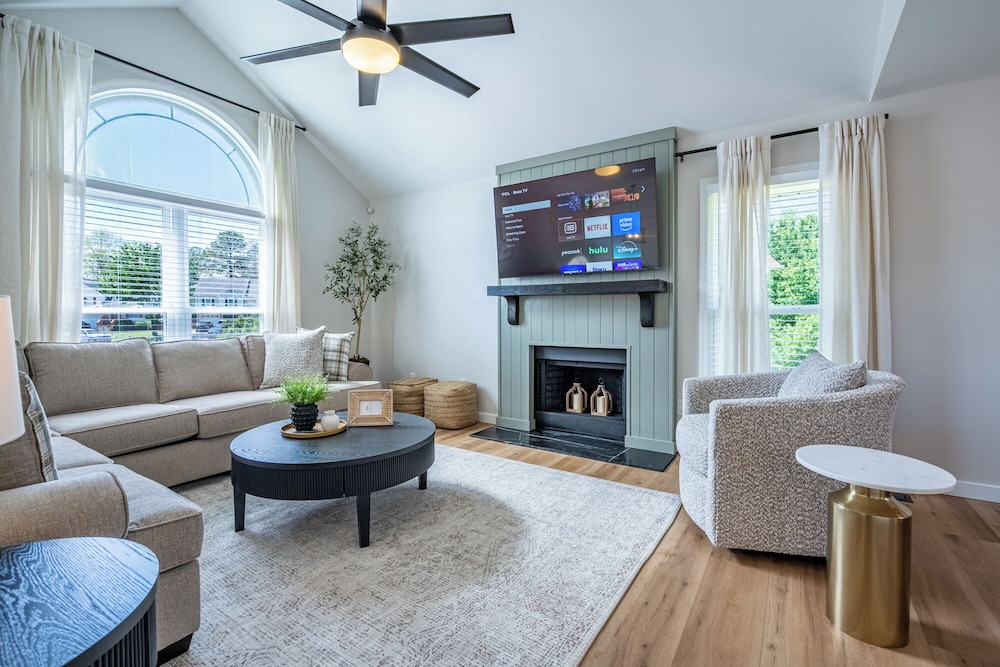New Remodel 4BR Near DT Cartersville & Major Hwys — hotel in Cartersville