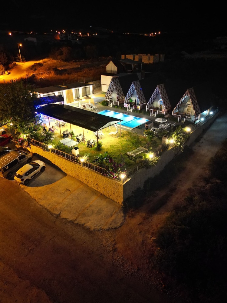 Bu Bungalow Hotel — Demre