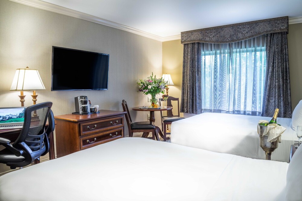 Madison Hotel - photo 18
