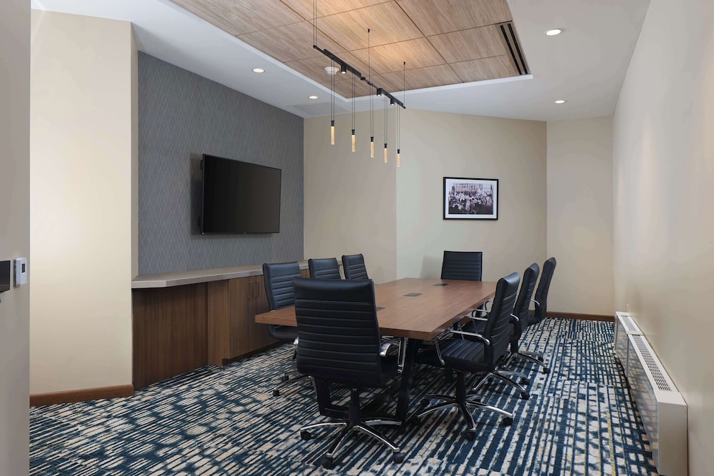 DoubleTree by Hilton Battle Creek - photo 38