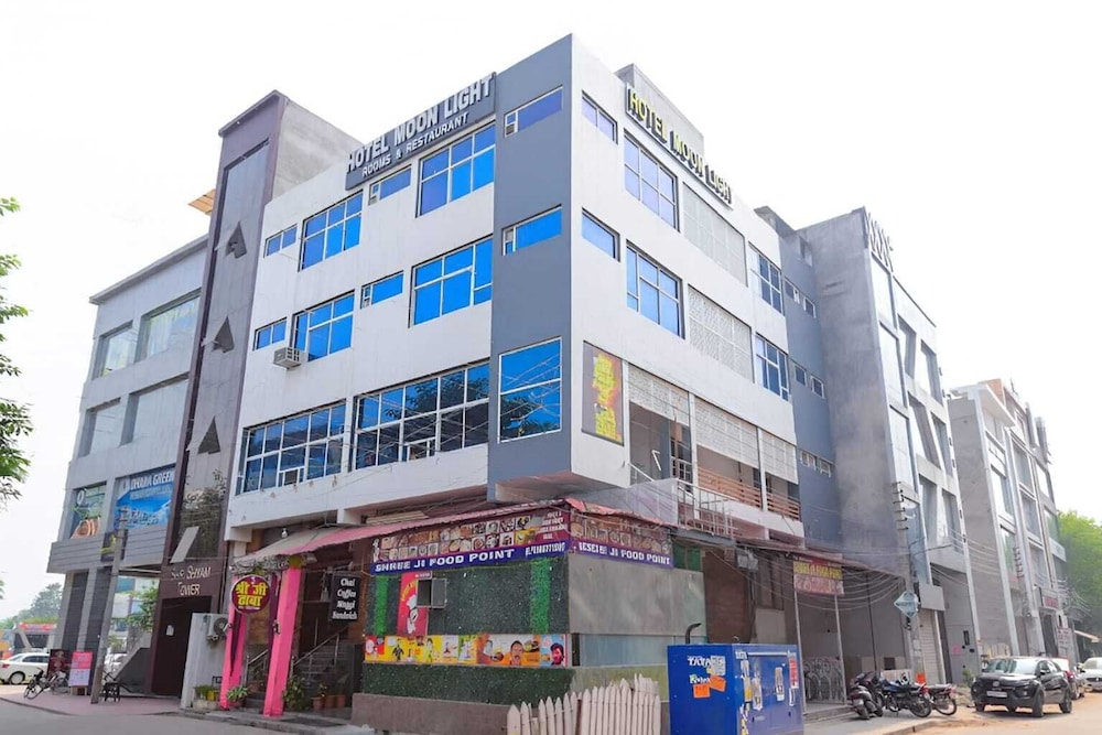 Hotel Moon Light Kanpur - last minute hotel in Lucknow
