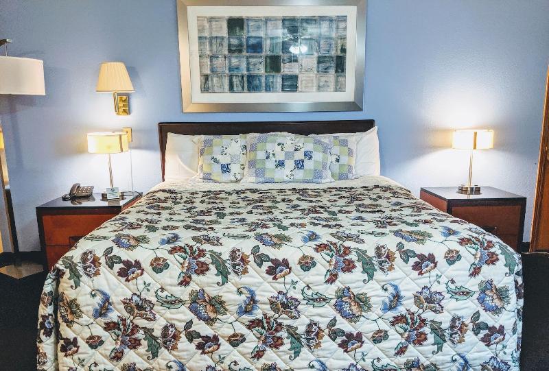 Knights Inn Thomson - featured photo