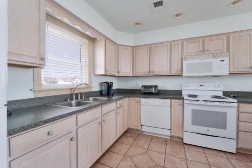 5374 Killin Time by Resort Realty - photo 11