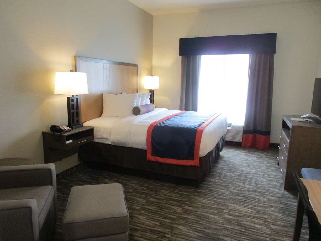 Best Western Plus Ardmore Inn & Suites - photo 17