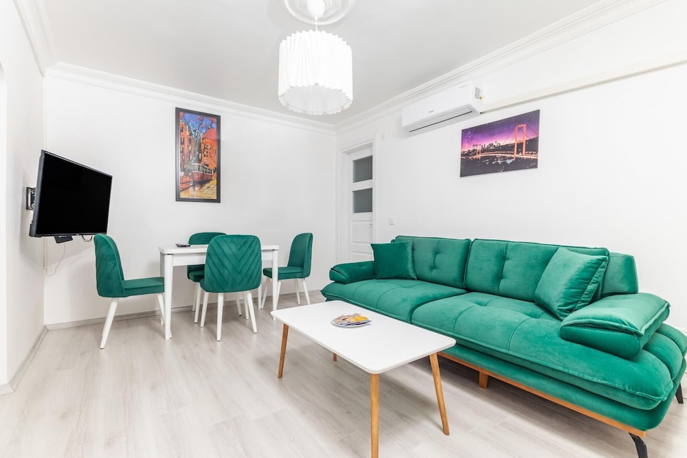 Comfortable Spacious Flat in Besiktas — 4-Star Luxury Hotel in Istanbul, Turkey