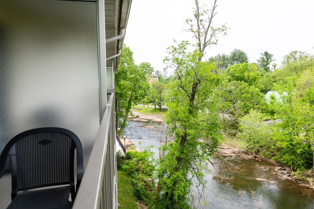 Twin Mountain Inn & Suites - photo 42