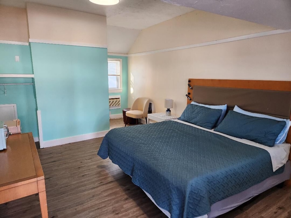 Jonathan Edwards Motel - photo 12