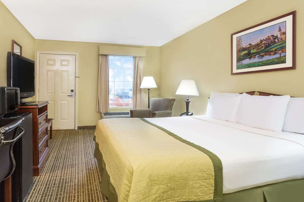 Baymont by Wyndham Thomasville - photo 17