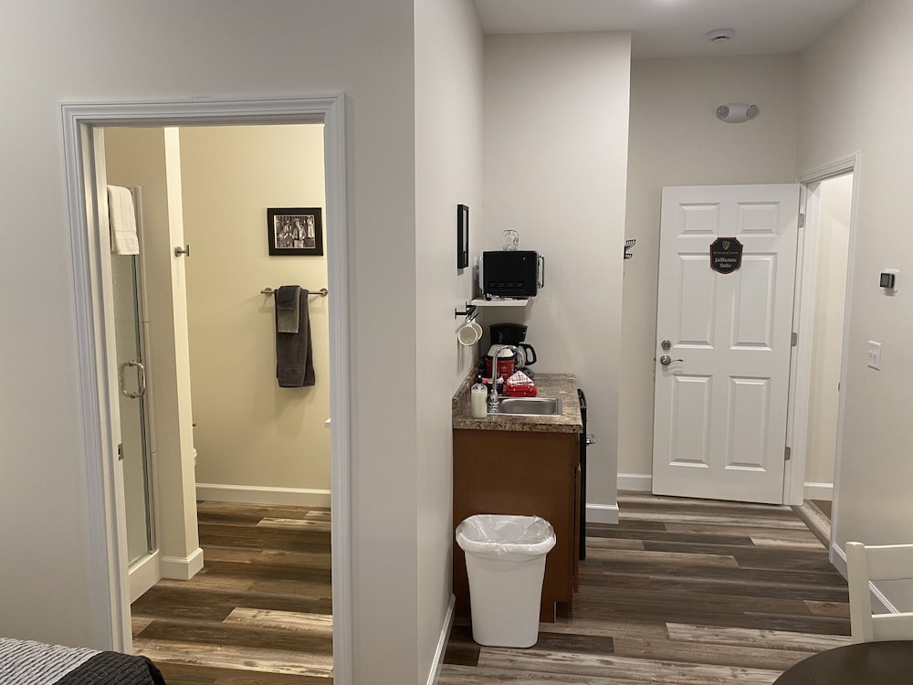 Hermann Crown Suites - photo 33