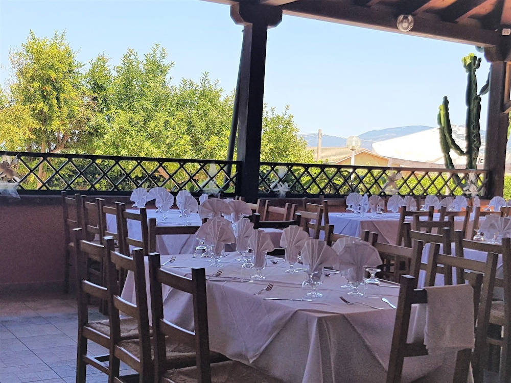 Hotel La Vela — hotel in Valledoria