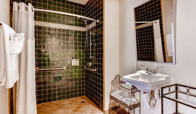 Piñon Court By La Fonda - photo 18