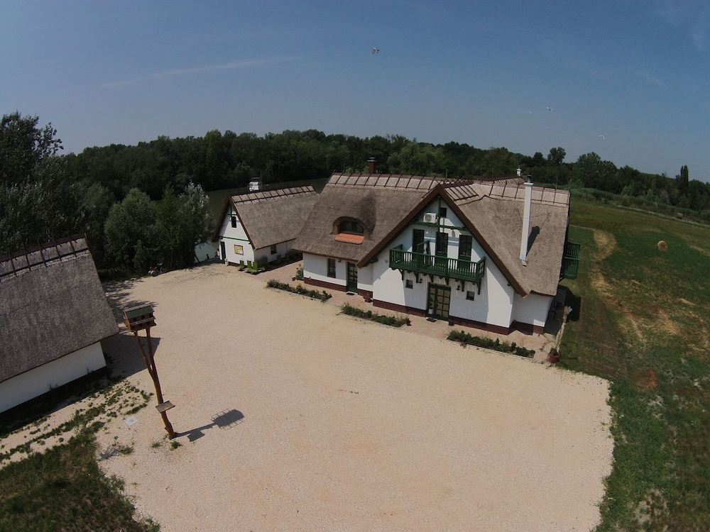 Antal tavi Fogadó és Horgászparadicsom in Szentes, Hungary