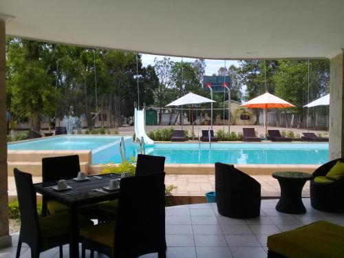 Holidays Hotel — hotel in Mahajanga