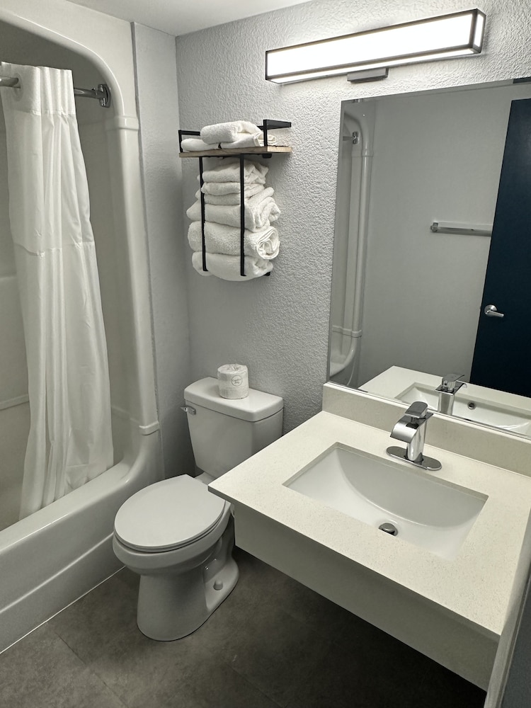 Motel 6 East Syracuse NY Airport - photo 26