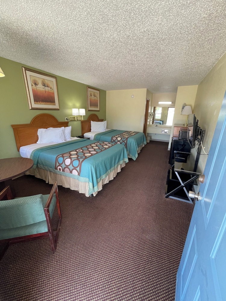 Executive Inn Of Mountain Home - photo 4